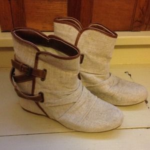 Beige boots
