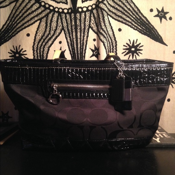 AUTHENTIC BLACK COACH PURSE