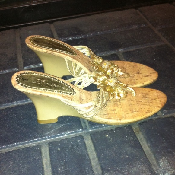 Cute sandals with heel