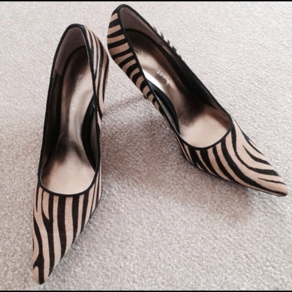 o Shoes - 😊 zebra print.....