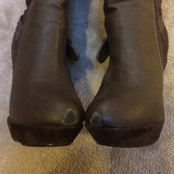 Brown heeled boots! - Picture 3 of 4