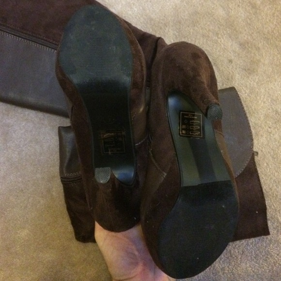 Brown heeled boots! - Picture 4 of 4