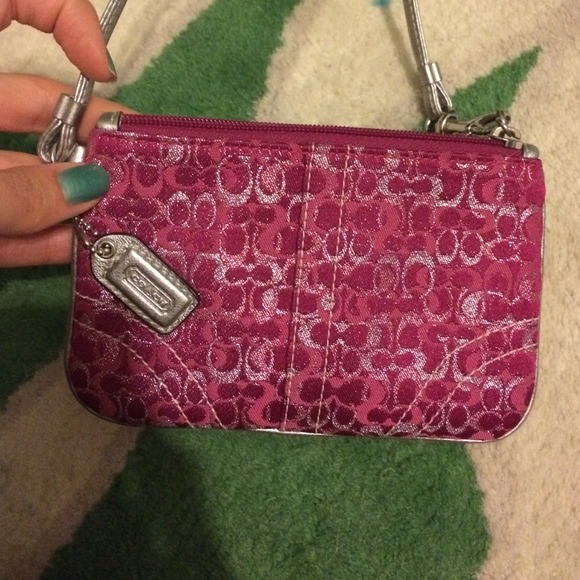 Coach wristlet - Picture 3 of 3