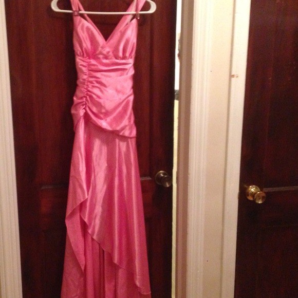 Pink gown - Picture 1 of 2