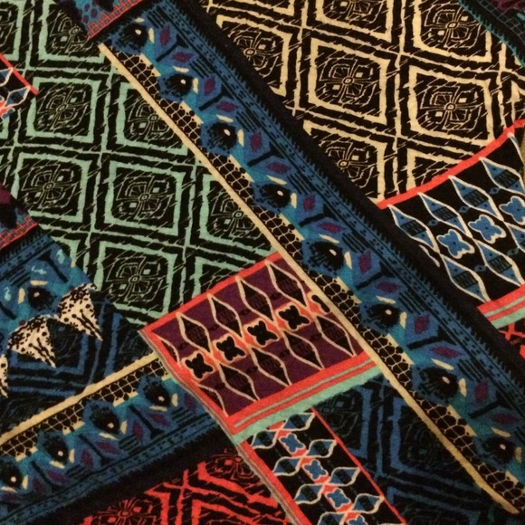 Tribal print t-shirt - Picture 2 of 3