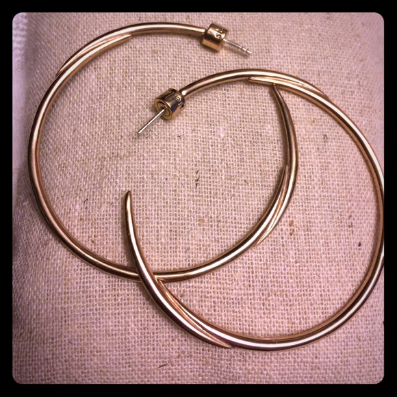 Stella & Dot large gold hoops