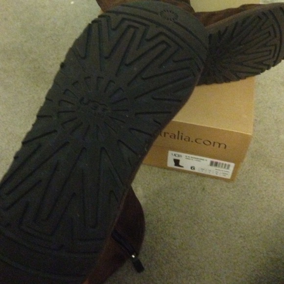 Chocolate Sunshine II Uggs - Picture 2 of 4