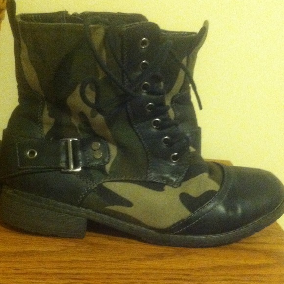 Camo boots