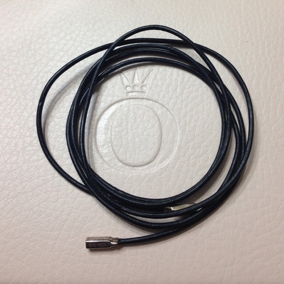 Pandora black lariat leather necklace brand new