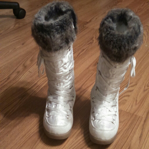 Girl's boots
