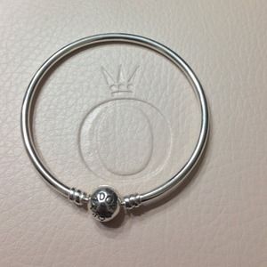Pandora bangle bracelet size 7.1
