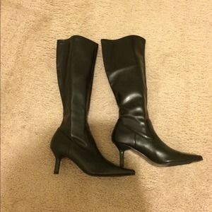 Boots size 7