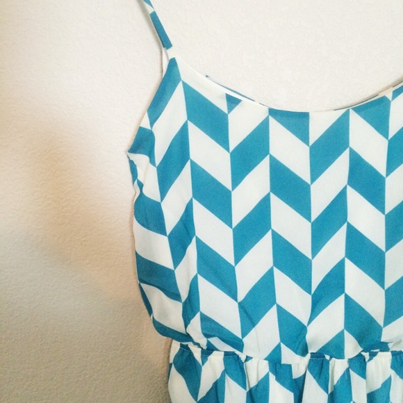 SOLD In Bundle🔻🔻Teal Broken Chevron Print Dress - Picture 3 of 3