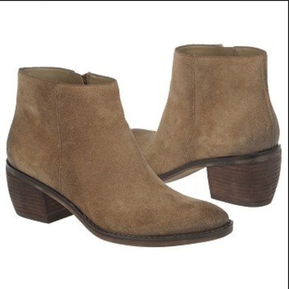Naturalizer Onset Taupe ankle boot, size 7.5
