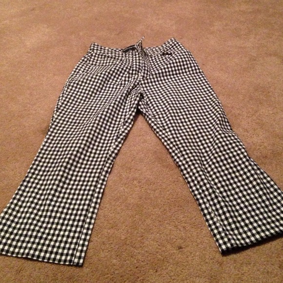 Womens size 7 capris