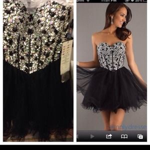 NWT rhinestoned top, sweetheart neckline