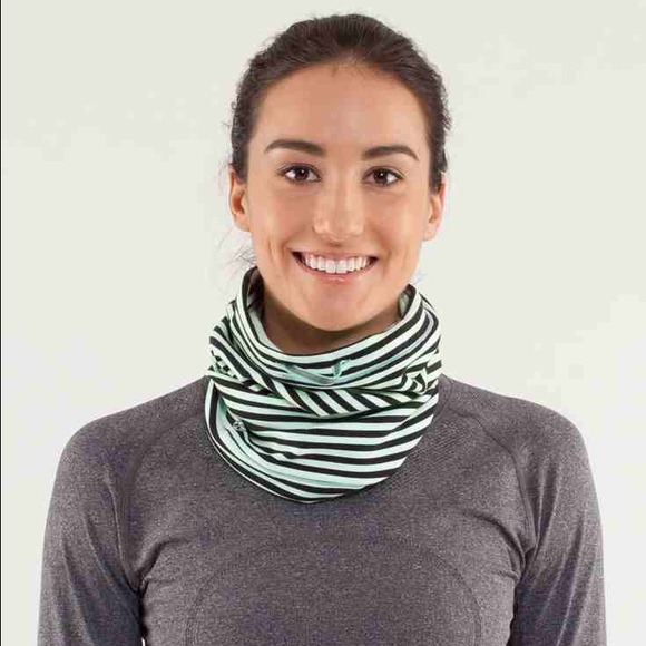 🚫SOLD🚫 Lululemon Run Brisk Neck Warmer - Picture 2 of 2