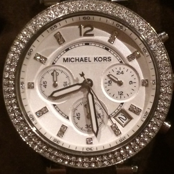 💯 Authentic Glitz Michael Kors watch, like new 💁