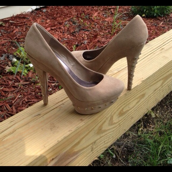 Tan nude Studded hills