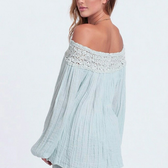 Tops - Beautiful lace off shoulder tunic