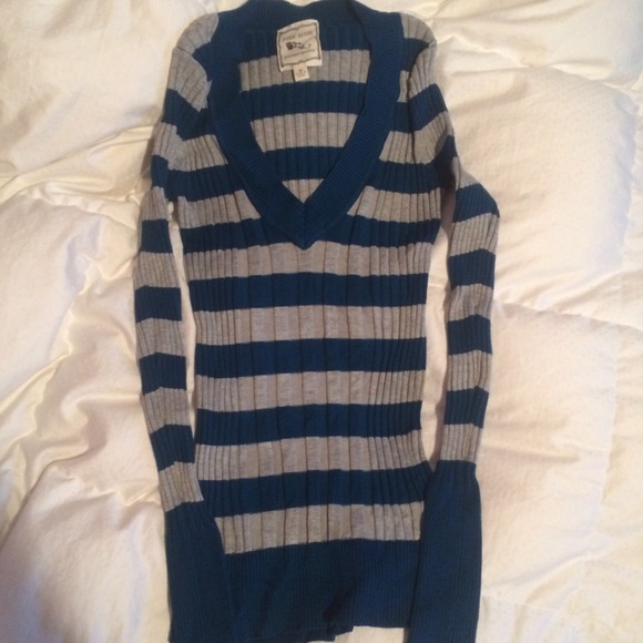 awesome and comfy blue and gray sweater!