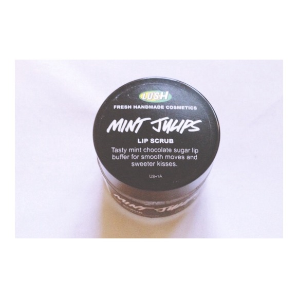 ✖️SOLD✖️Lush mint julips lip-scrub