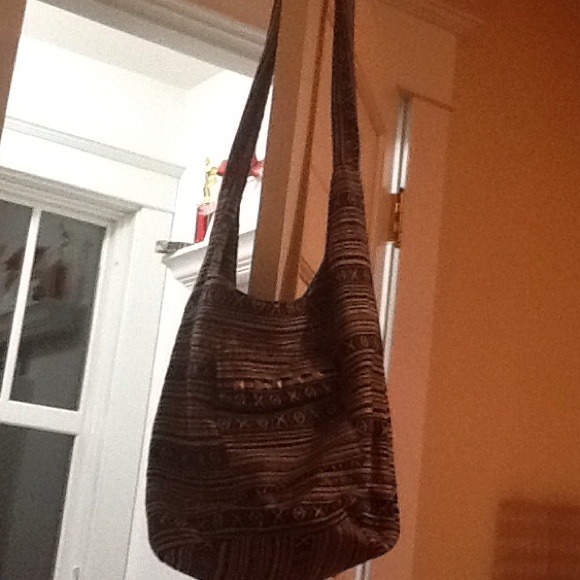 Cross body bag & beanie bundle