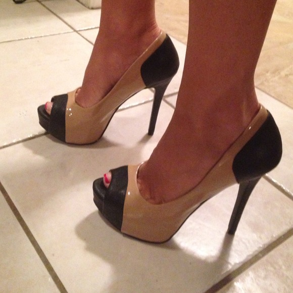 Shoes - Picture 4 of 4