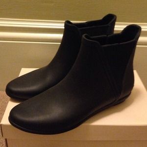 Loeffler Randall rain booties in size 7.