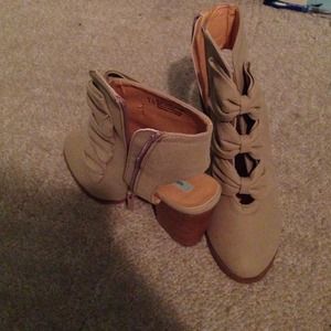 Kimchi blue tie booties