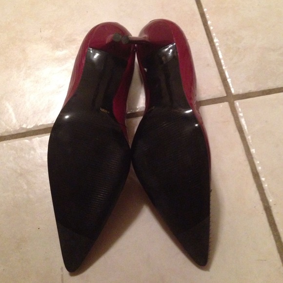 Shoes - Picture 3 of 4