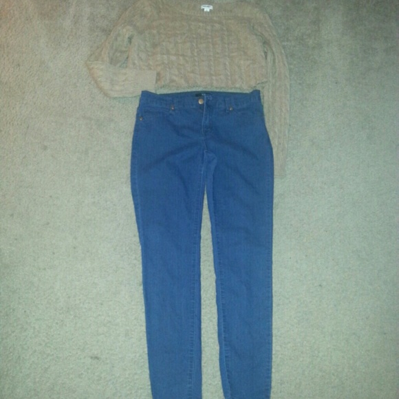 Cropped sweater , &basic blue denim jeans !