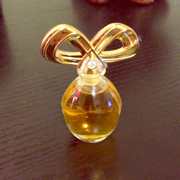 Elizabeth Taylor White Diamonds Perfume