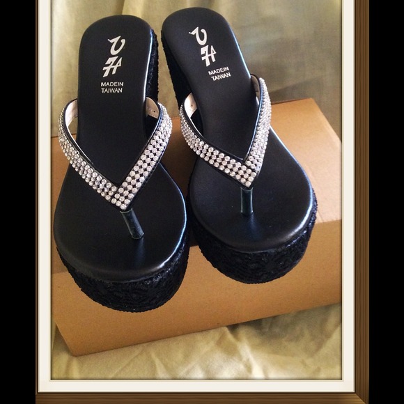 Black Wedge Sandal - Picture 3 of 3