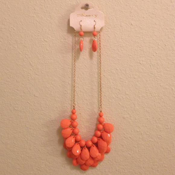 SOLD IN BUNDLE - Necklace and matching earrings