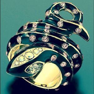 Betsey Johnson Snake Ring🐍