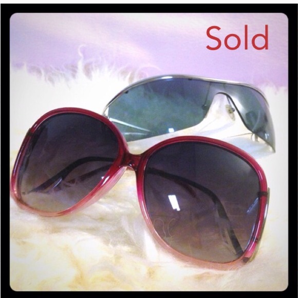 🚫SOLD🚫☀Sunglasses☀x 2