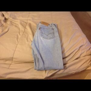 Light blue wash Levi jeans