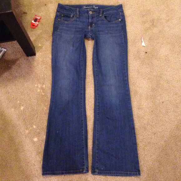 Size 4 Favorite Boyfriend American Eagle jeans