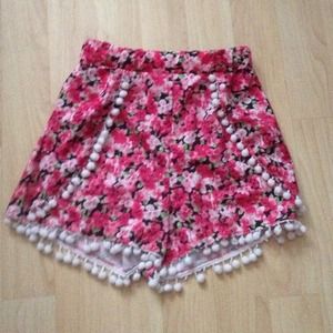 ❌SOLD❌ High Waisted Floral Pom Pom Shorts