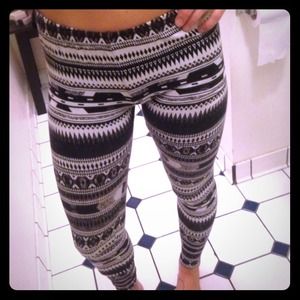 Mossimo tribal leggings