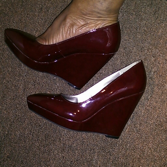 Pointy toe Wedge heels