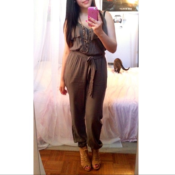 Gorgeous American Eagle Jump Suit