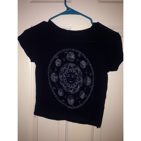 ❌SOLD ON VINTED❌Brandy Melville Horoscope Crop Top