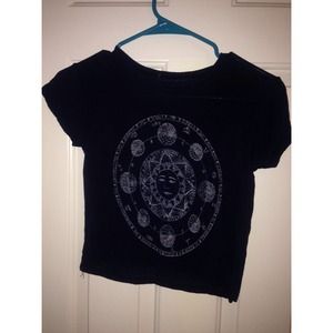 ❌SOLD ON VINTED❌Brandy Melville Horoscope Crop Top