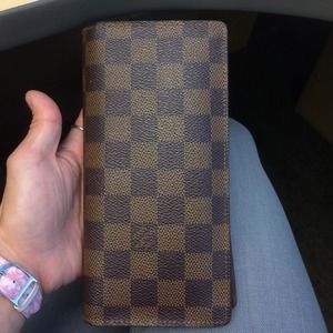 Authentic Louis Vuitton Brazza wallet damier