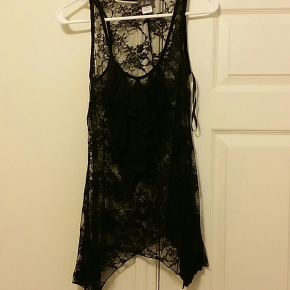 GORGEOUS BLACK LACE SHIRT THAT IS RUFFLE