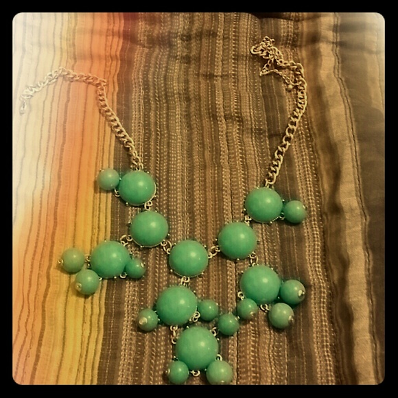 VERY NICE TURQUOISE COLOR NECKLACE