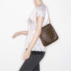 💯Authentic vintage Louis Vuitton messenger bag