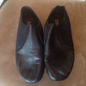 Young ladies hip hop Valera shoes.